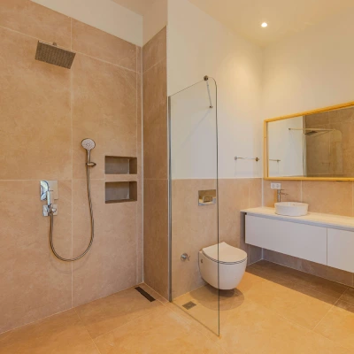 cambiar banera por plato de ducha a medida en el centro de pinto